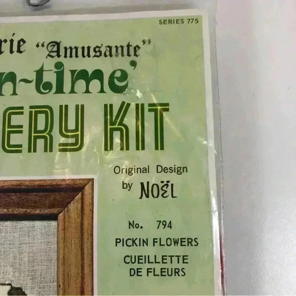 New old stock! Early  70s Broderie Fun-time Sitchery Kit “Pickin Flowers” - Picture 4 of 5